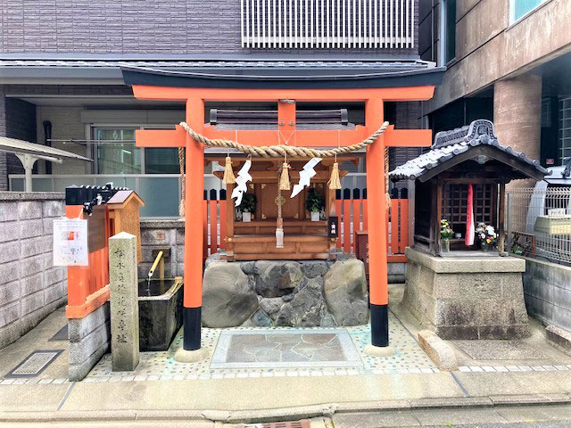 花咲稲荷神社