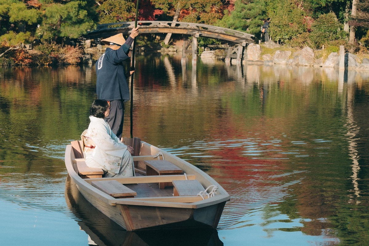 【３月３１日～４月７日】「名勝渉成園 “おもてなしの舟旅” 特別ツアー」